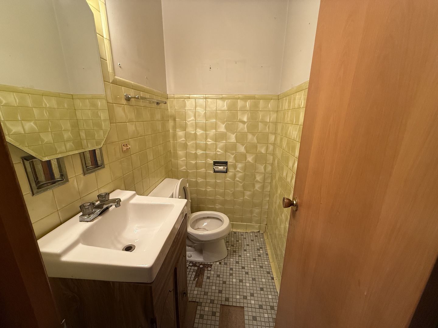 530 Bensley Avenue, Calumet City, IL 60409