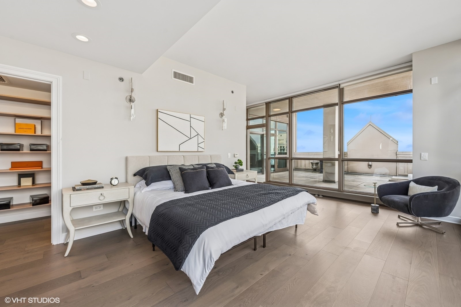 21 E Huron Street #4301, Chicago, IL 60611