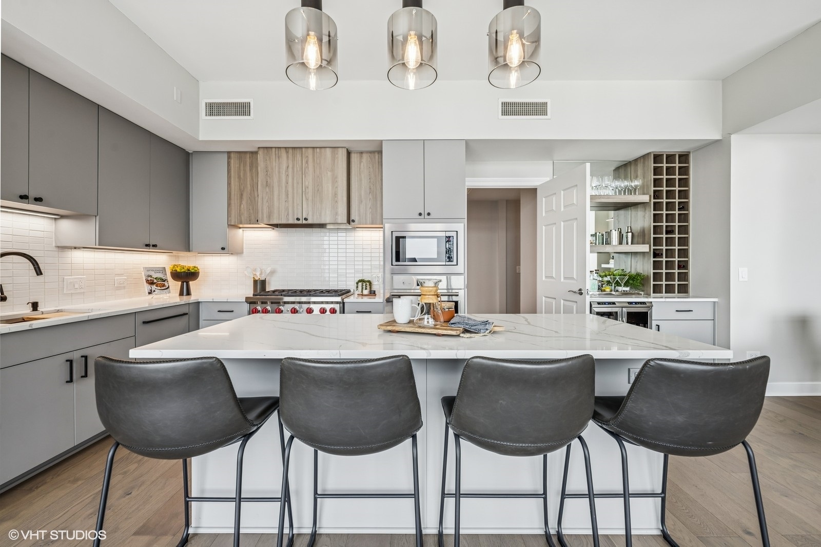 21 E Huron Street #4301, Chicago, IL 60611