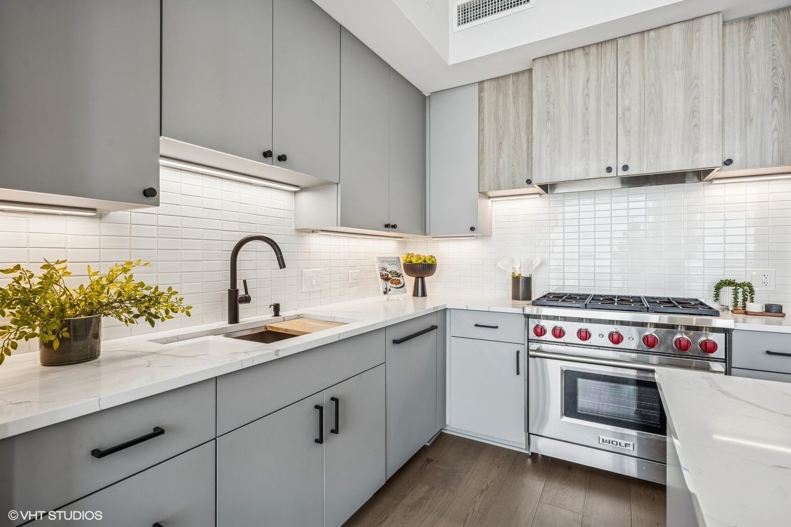 21 E Huron Street #4301, Chicago, IL 60611