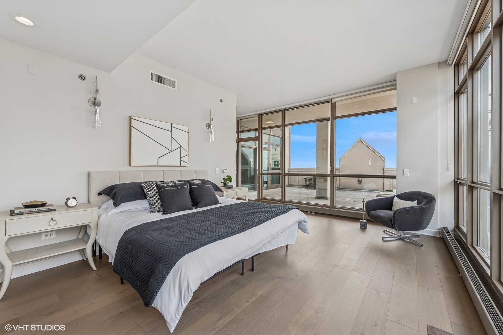 21 E Huron Street #4301, Chicago, IL 60611