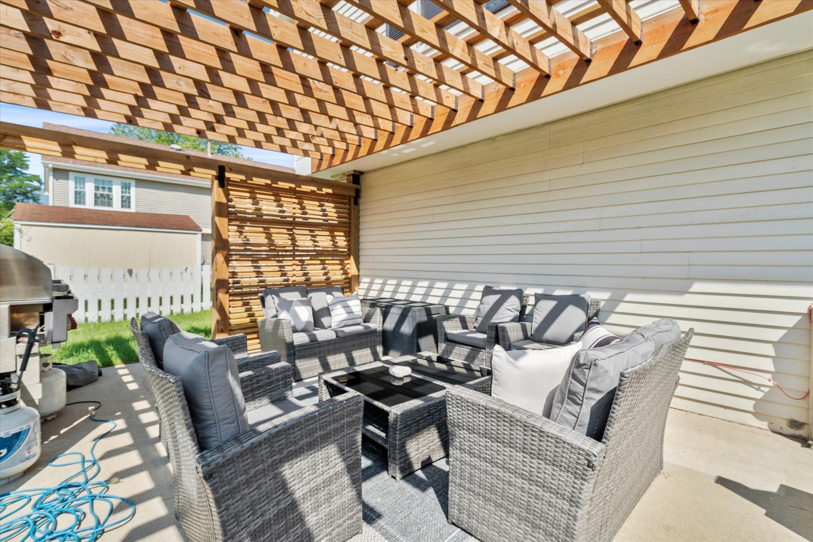 2045 Dublin Lane, Hanover Park, IL 60133