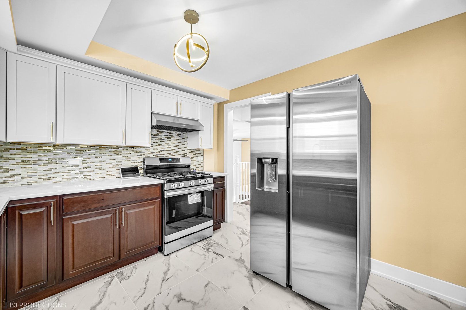 10127 S Paxton Avenue, Chicago, IL 60617