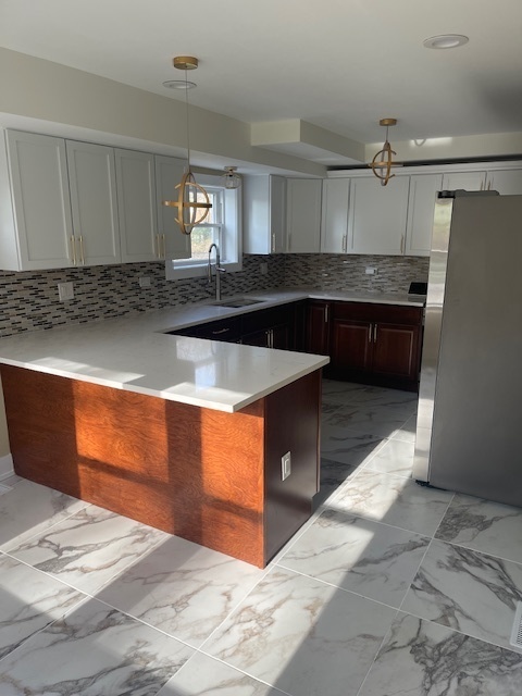 10127 S Paxton Avenue, Chicago, IL 60617