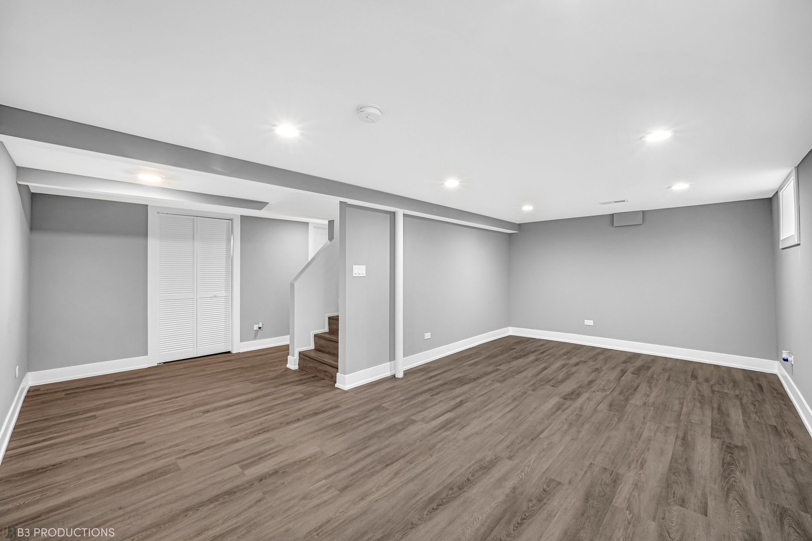 10127 S Paxton Avenue, Chicago, IL 60617