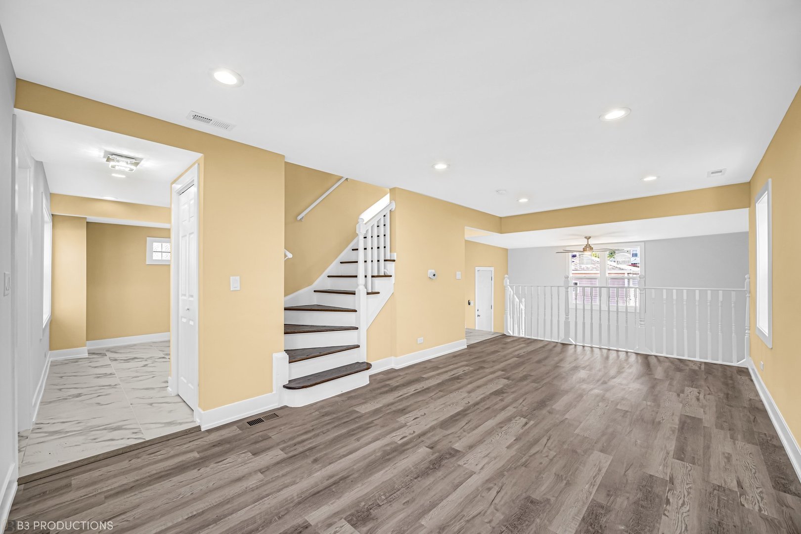 10127 S Paxton Avenue, Chicago, IL 60617