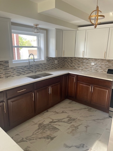 10127 S Paxton Avenue, Chicago, IL 60617