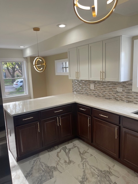 10127 S Paxton Avenue, Chicago, IL 60617