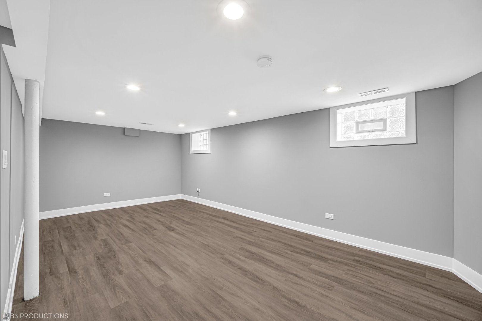 10127 S Paxton Avenue, Chicago, IL 60617