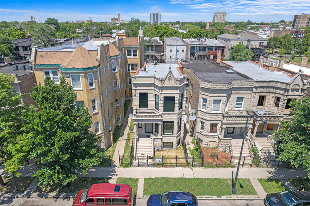 3912 W Congress Parkway, Chicago, IL 60624