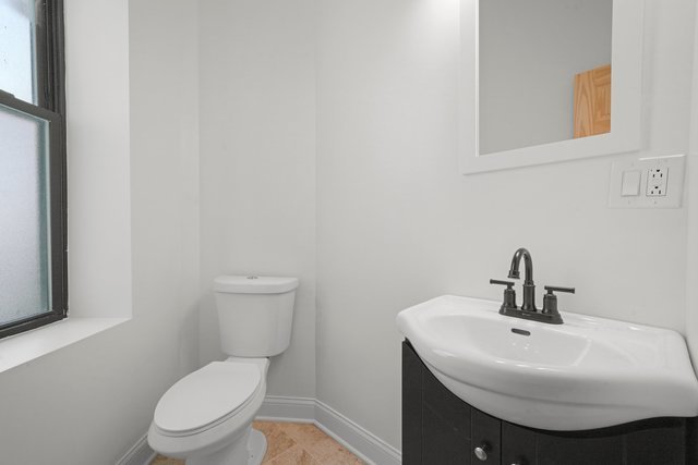 3912 W Congress Parkway, Chicago, IL 60624