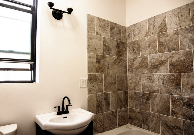 3912 W Congress Parkway, Chicago, IL 60624