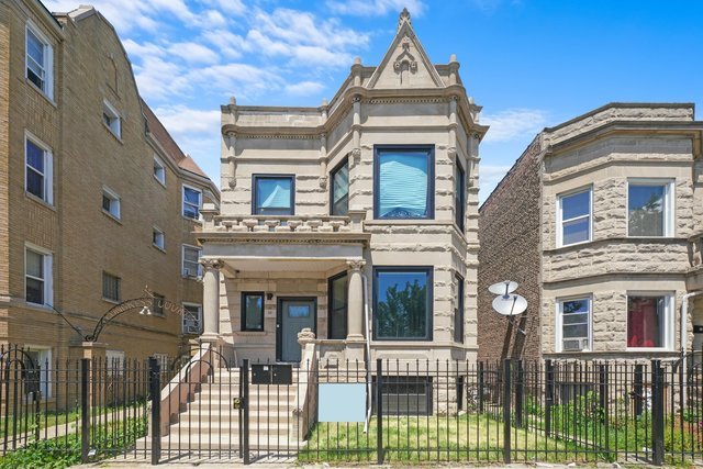 3912 W Congress Parkway, Chicago, IL 60624