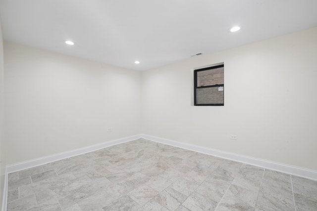 3912 W Congress Parkway, Chicago, IL 60624