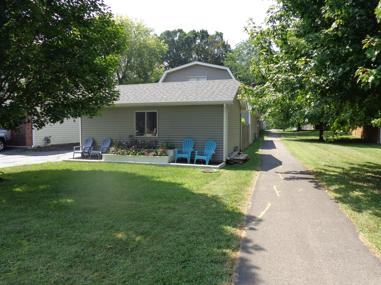 614 KAMIAH Court, Carol Stream, IL 60188