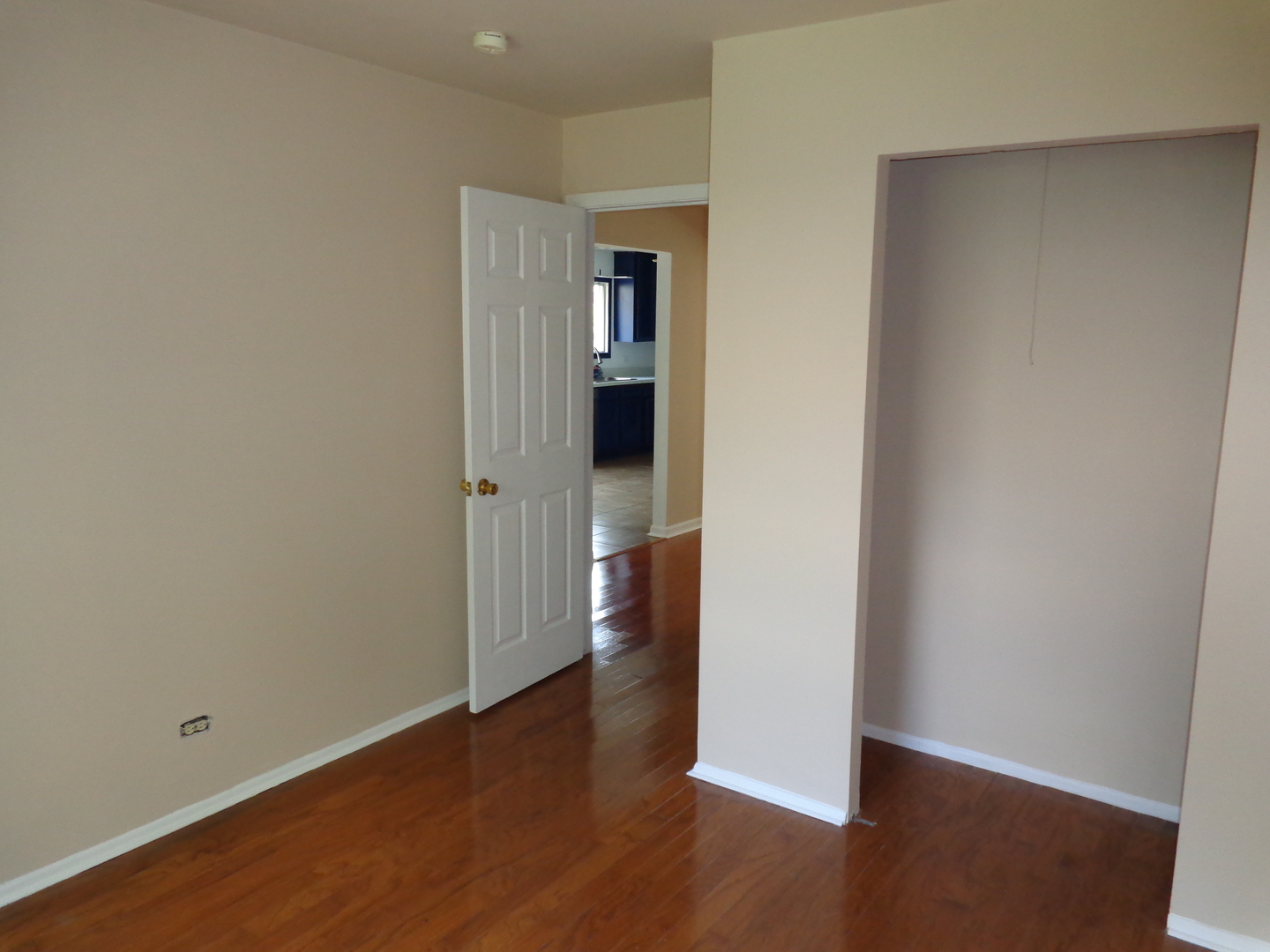 614 KAMIAH Court, Carol Stream, IL 60188