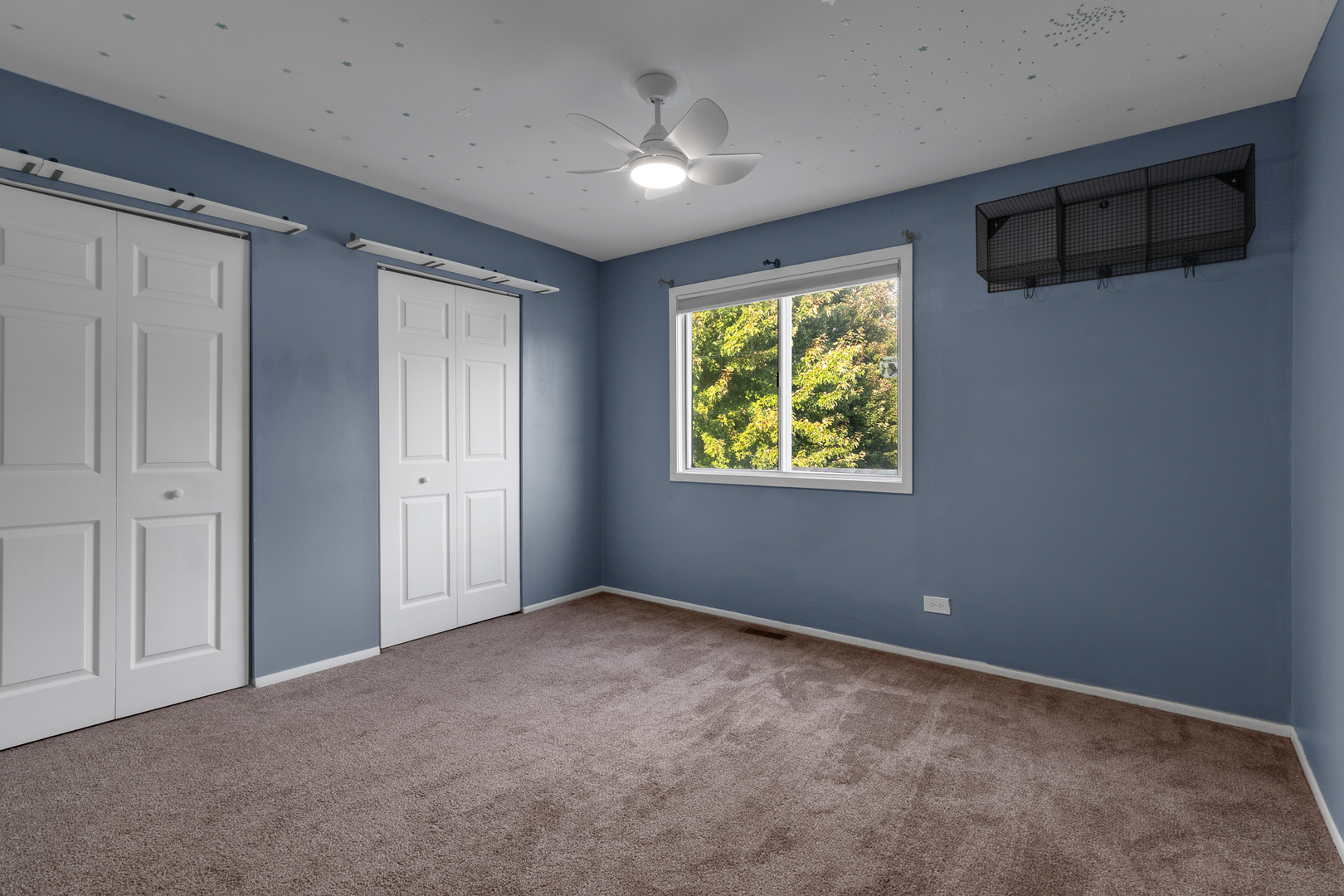 614 KAMIAH Court, Carol Stream, IL 60188