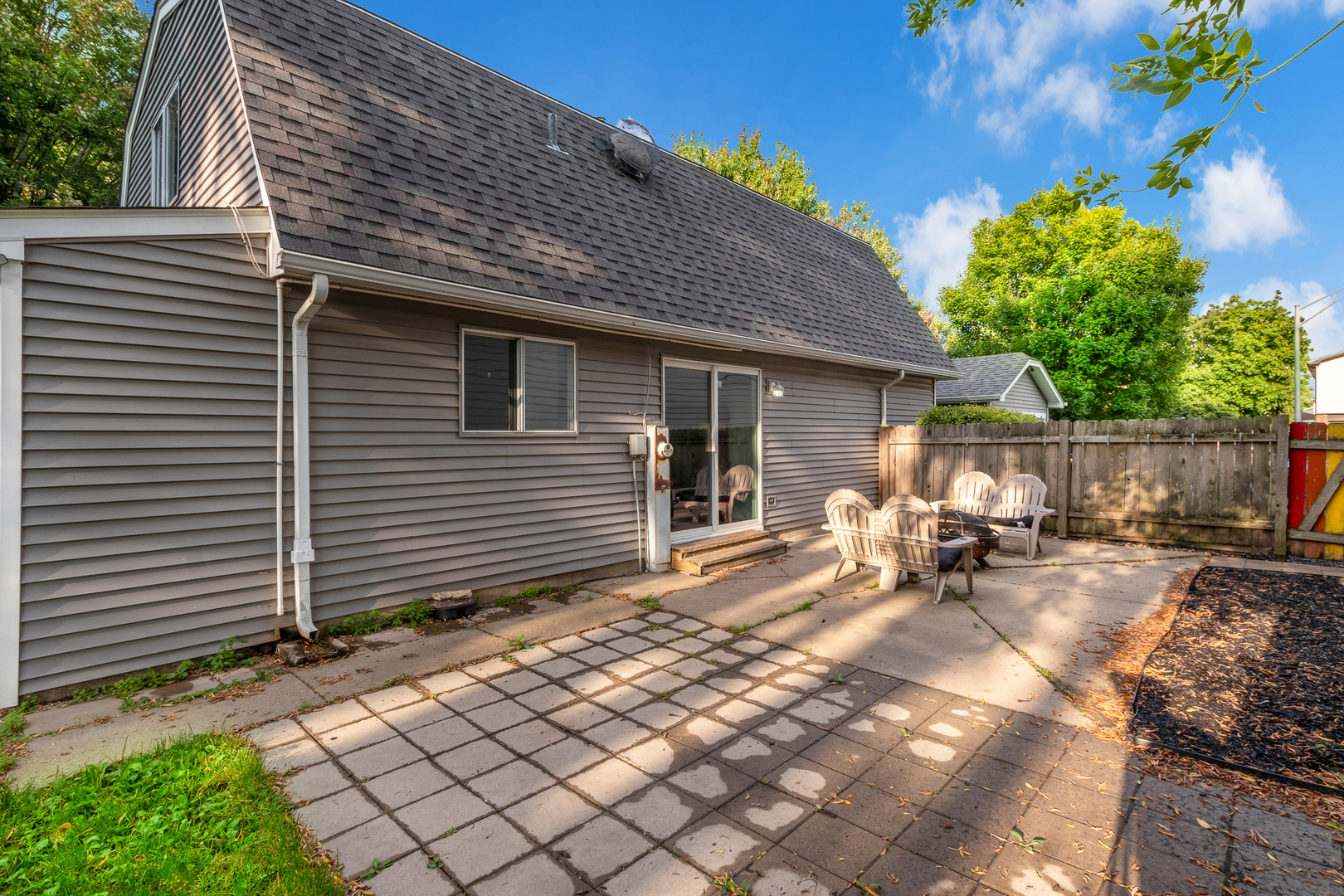 614 KAMIAH Court, Carol Stream, IL 60188