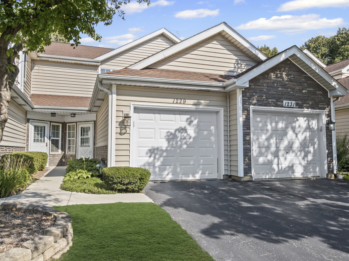 1229 Cranbrook Drive, Schaumburg, IL 60193