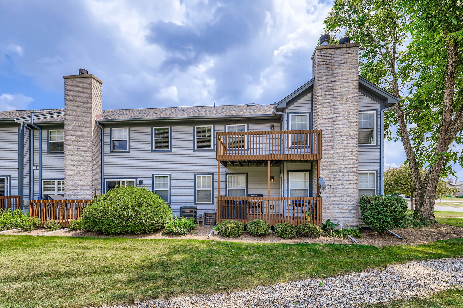 416 Kresswood Drive #D, McHenry, IL 60050