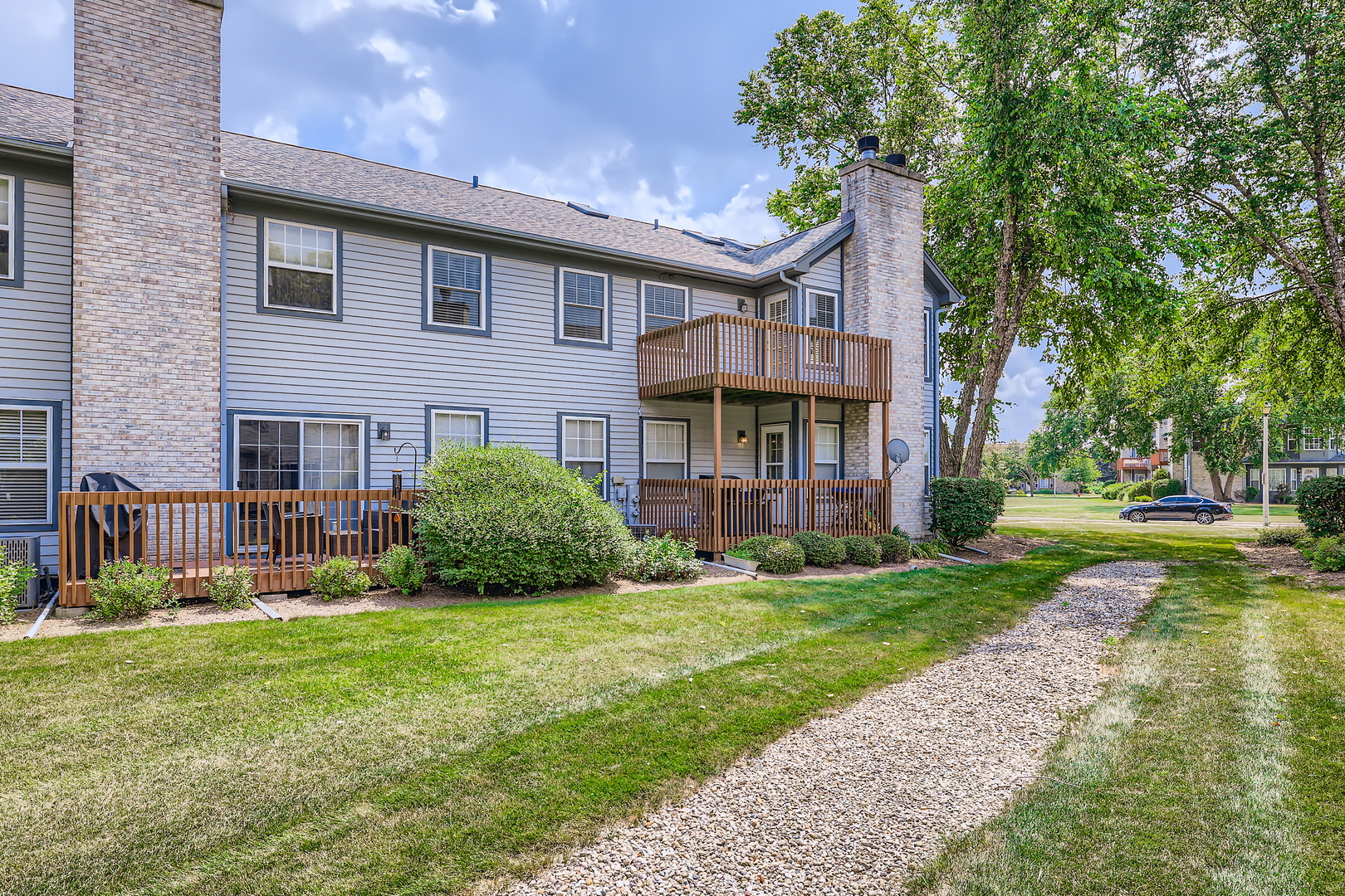 416 Kresswood Drive #D, McHenry, IL 60050