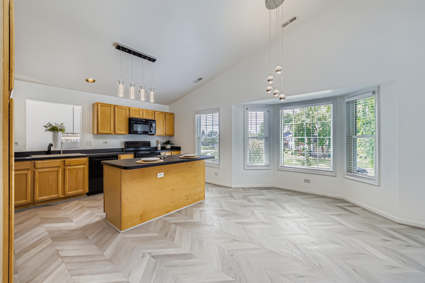 416 Kresswood Drive #D, McHenry, IL 60050
