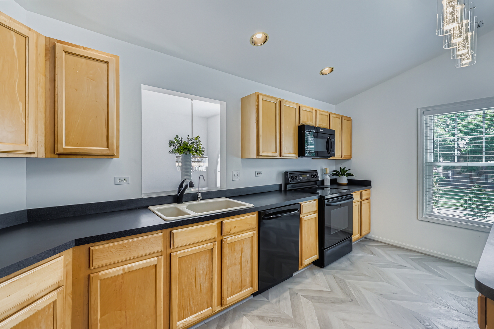 416 Kresswood Drive #D, McHenry, IL 60050