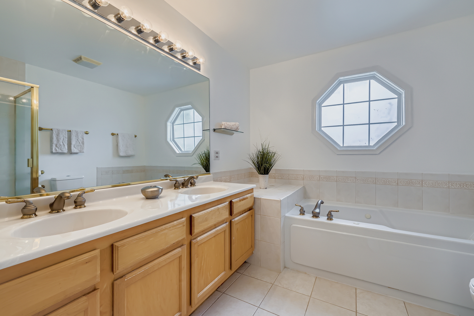 416 Kresswood Drive #D, McHenry, IL 60050