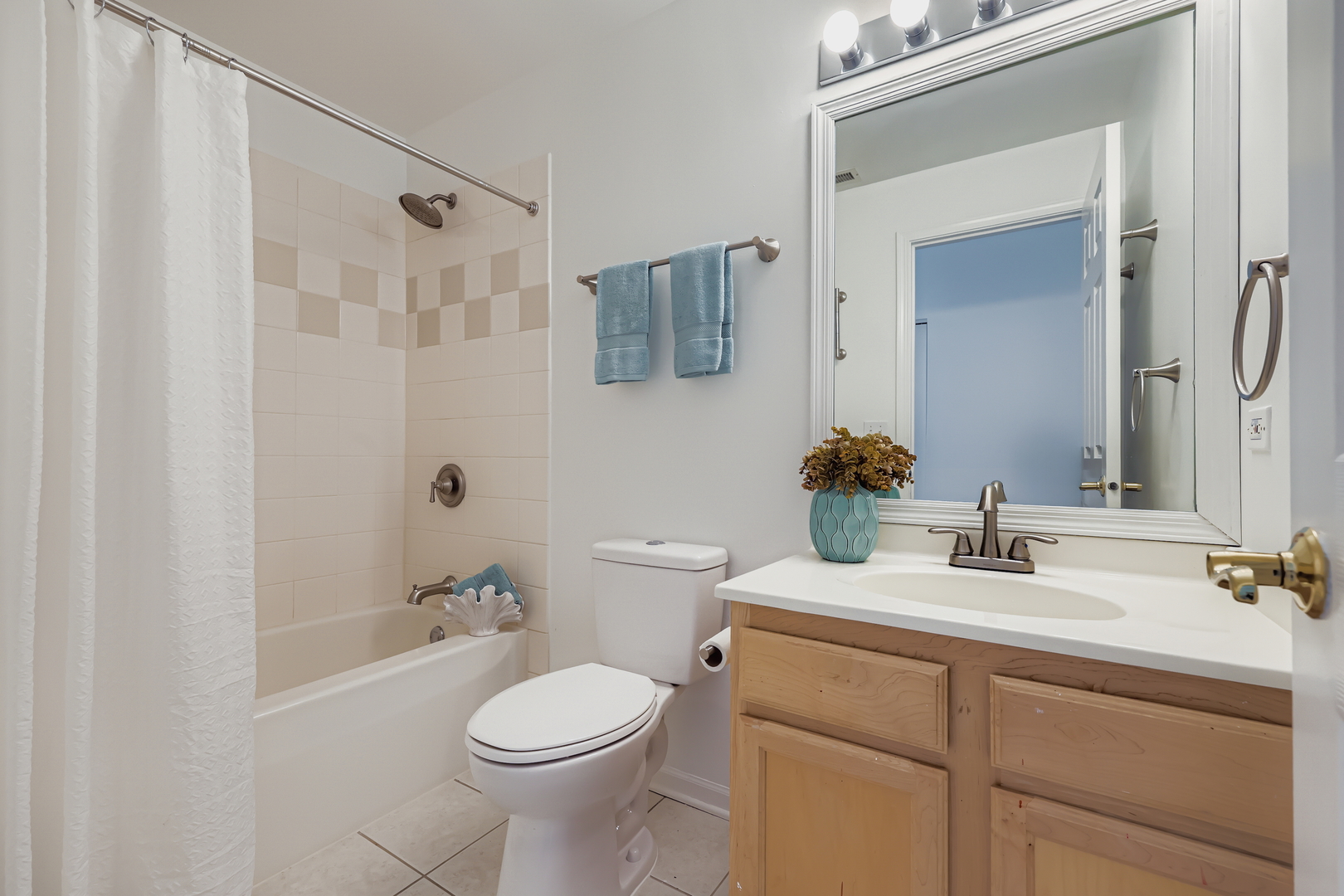 416 Kresswood Drive #D, McHenry, IL 60050