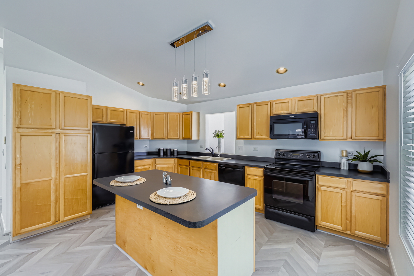 416 Kresswood Drive #D, McHenry, IL 60050