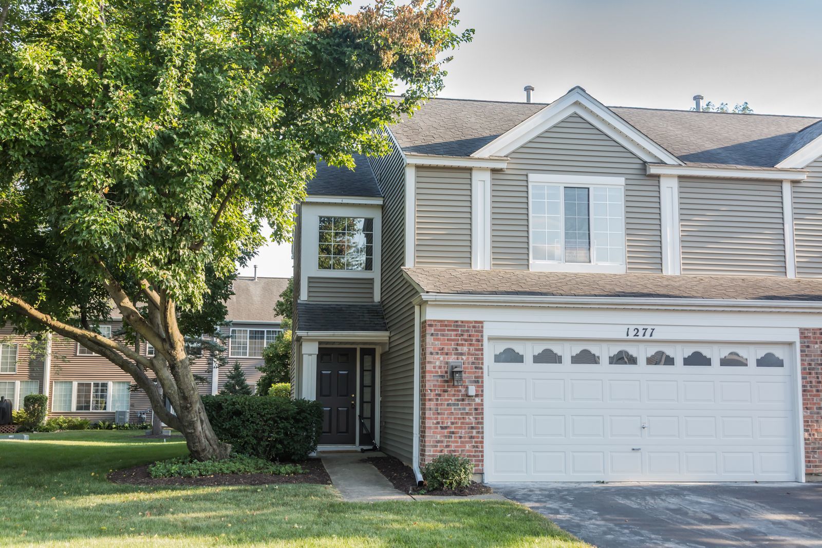 1277 Silk Oak Lane, Bartlett, IL 60103