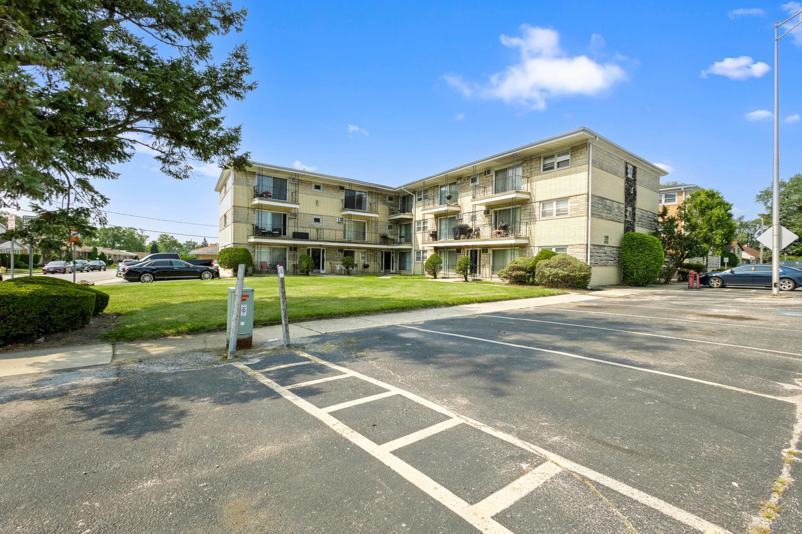 1025 - 49 Vermont Street, Calumet Park, IL 60827