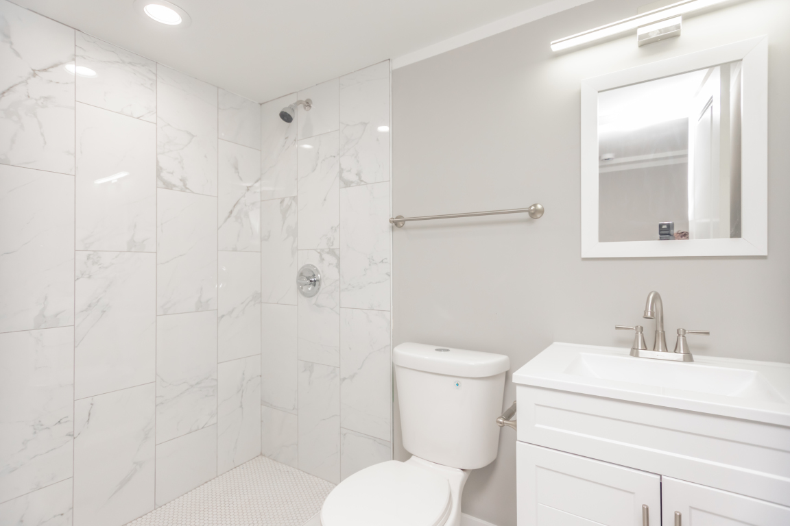 9553 S Perry Avenue, Chicago, IL 60628