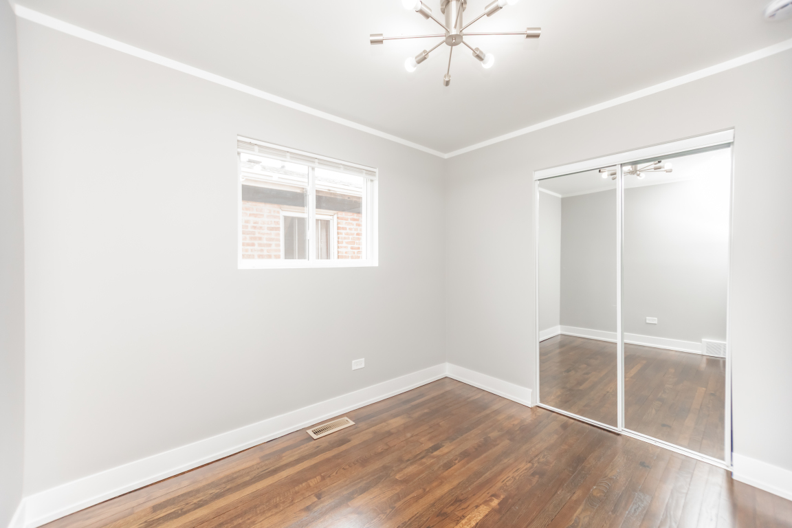 9553 S Perry Avenue, Chicago, IL 60628