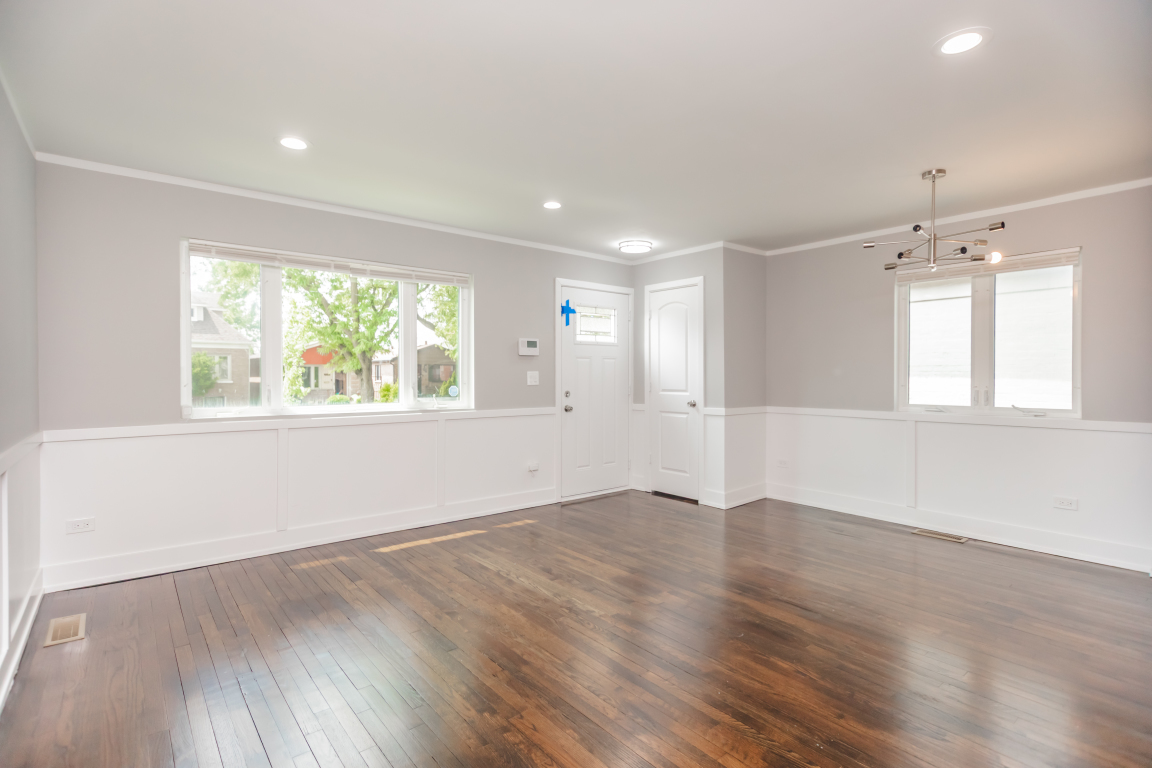 9553 S Perry Avenue, Chicago, IL 60628