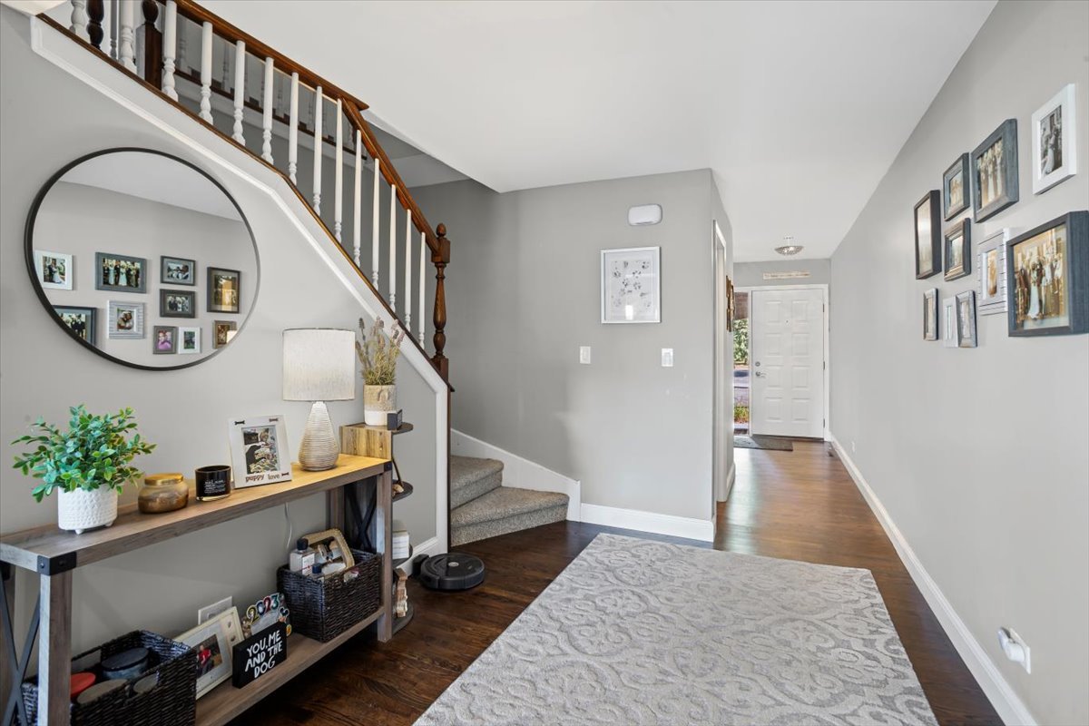 1819 Golf View Drive, Bartlett, IL 60103