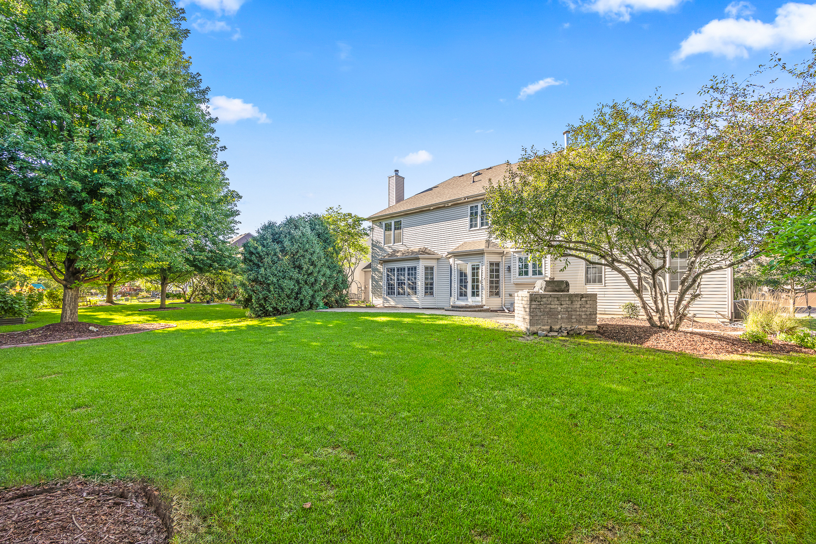 1123 Heartland Drive, Yorkville, IL 60560