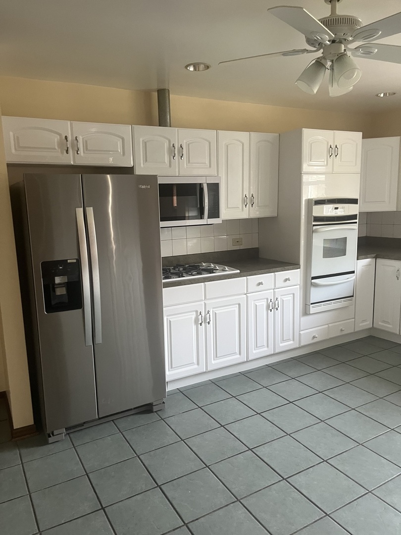 16146 Cambridge Drive, Markham, IL 60428