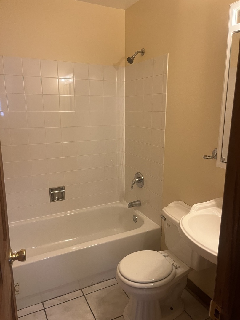 16146 Cambridge Drive, Markham, IL 60428