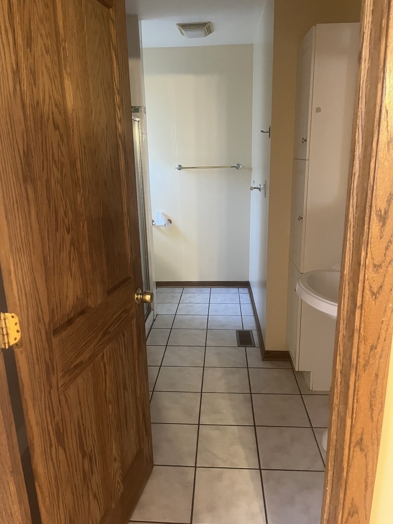 16146 Cambridge Drive, Markham, IL 60428