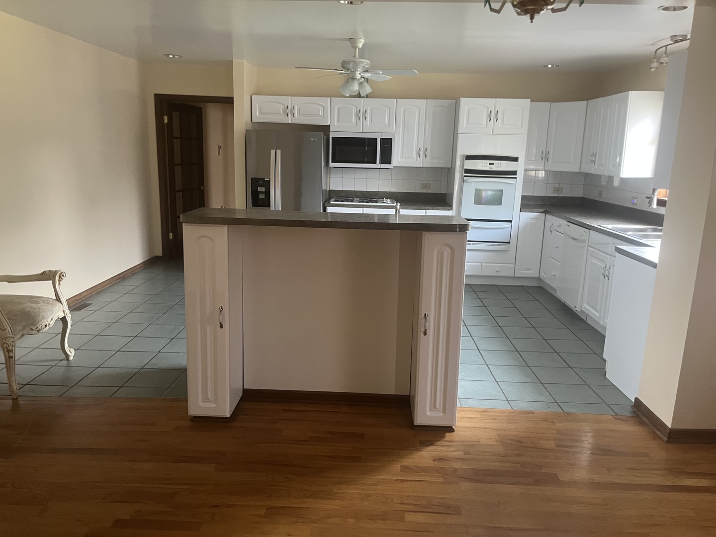 16146 Cambridge Drive, Markham, IL 60428