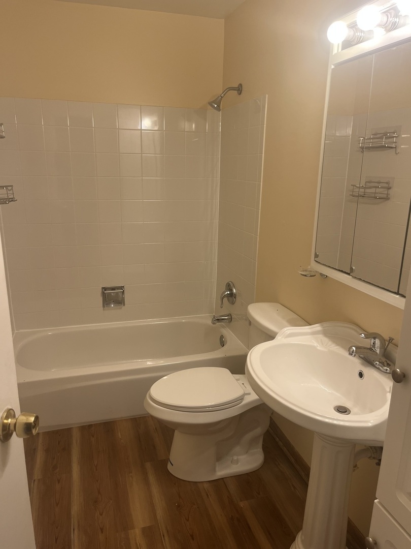16146 Cambridge Drive, Markham, IL 60428
