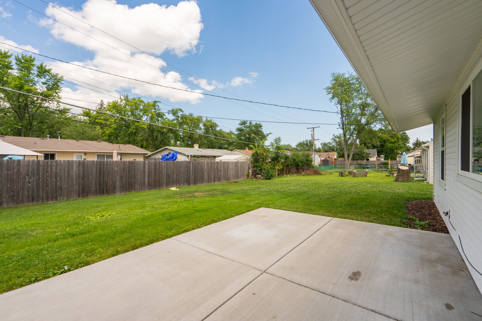 6 E Briarwood Drive, Streamwood, IL 60107