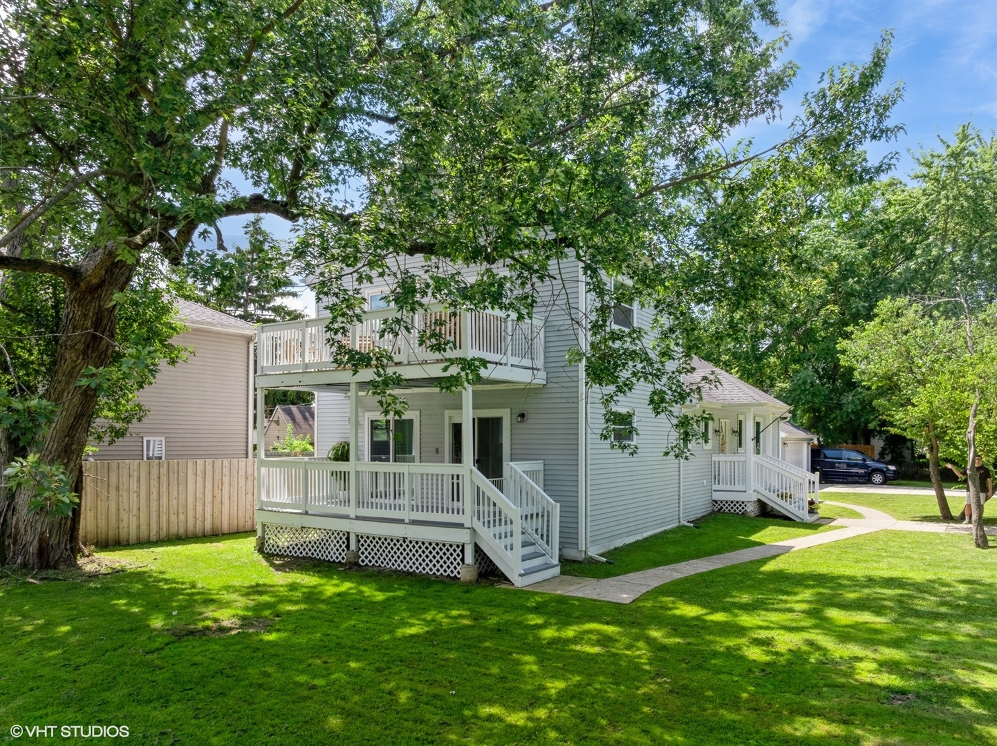 811 Woodland Road, Wauconda, IL 60084