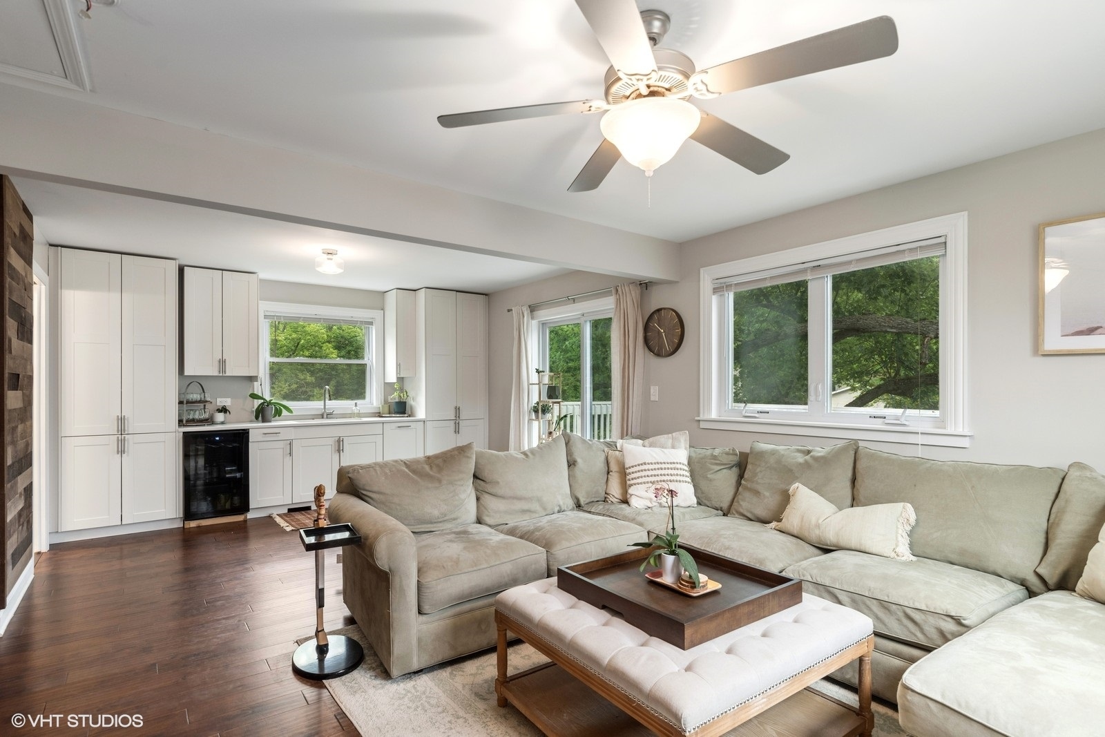 811 Woodland Road, Wauconda, IL 60084