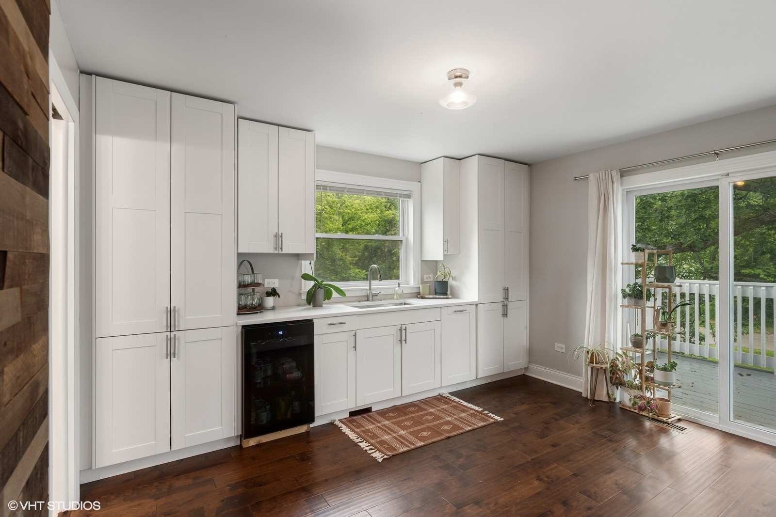 811 Woodland Road, Wauconda, IL 60084