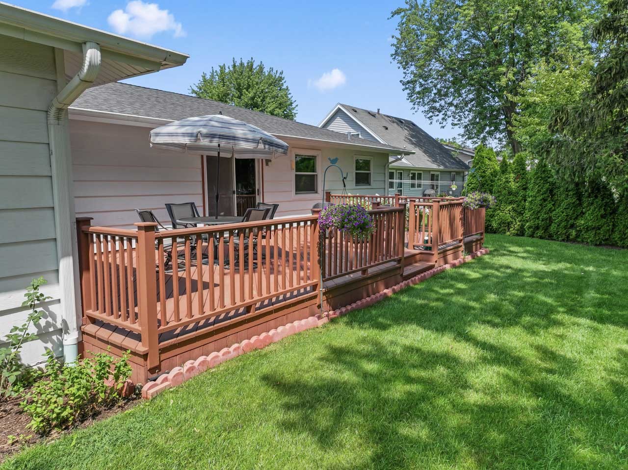 577 Lowestoft Lane, Elk Grove Village, IL 60007