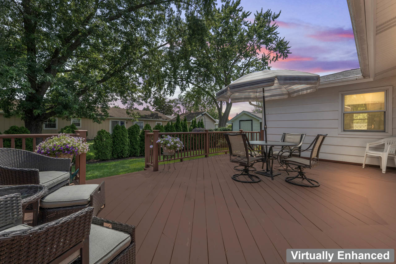 577 Lowestoft Lane, Elk Grove Village, IL 60007
