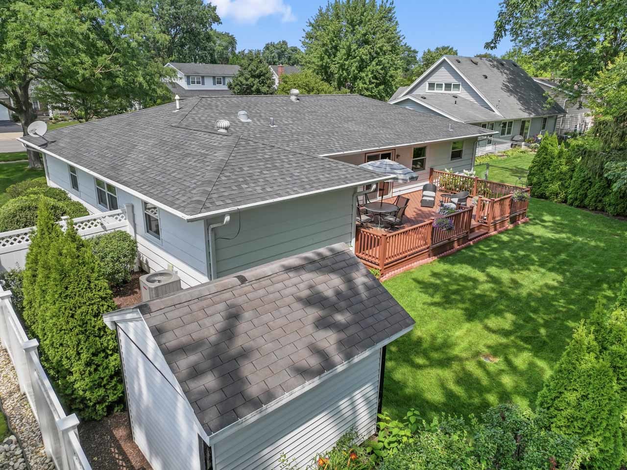 577 Lowestoft Lane, Elk Grove Village, IL 60007