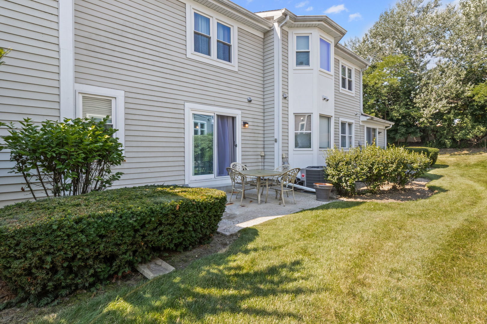 881 N Cove Drive #877C, Palatine, IL 60067